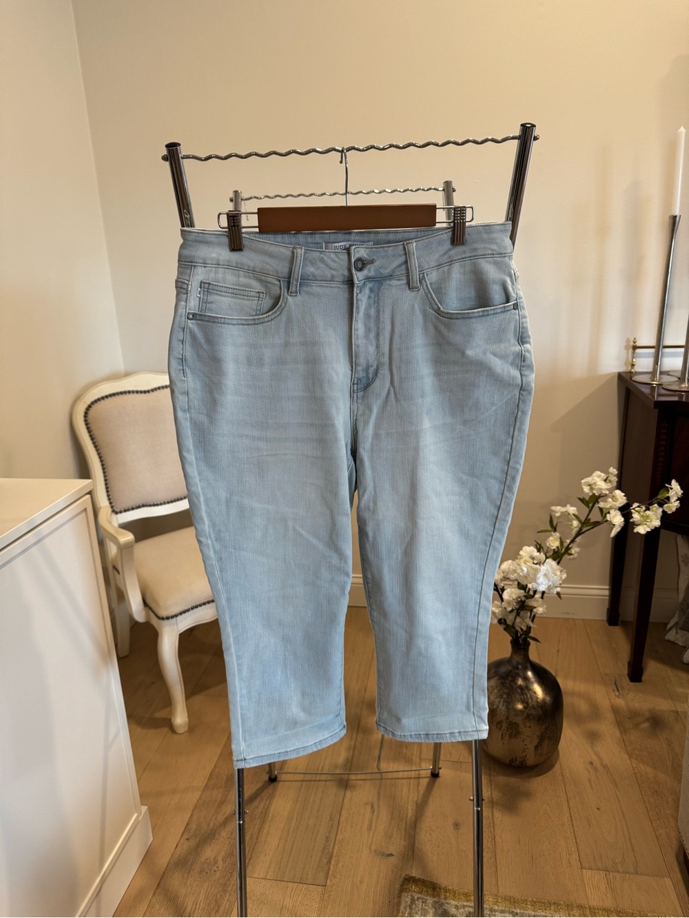 Judy Blue Mid-Rise Ultra Light Blue Capri - 14W